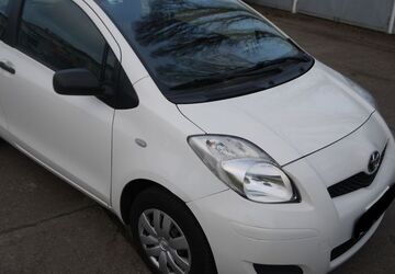 Toyota Yaris 170.000 km 2.999 &euro; Berlin 12439