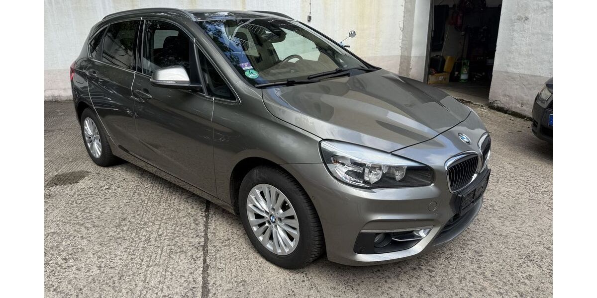 BMW 218 Active Tourer 132.210 km 9.900 &euro; Berlin 10247
