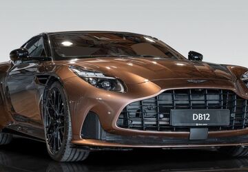 Aston Martin DB12 2.500 km 229.680 &euro; Berlin 13599