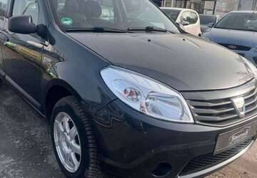 Dacia Sandero 144.000 km 2.950 &euro; Seddiner See 14554